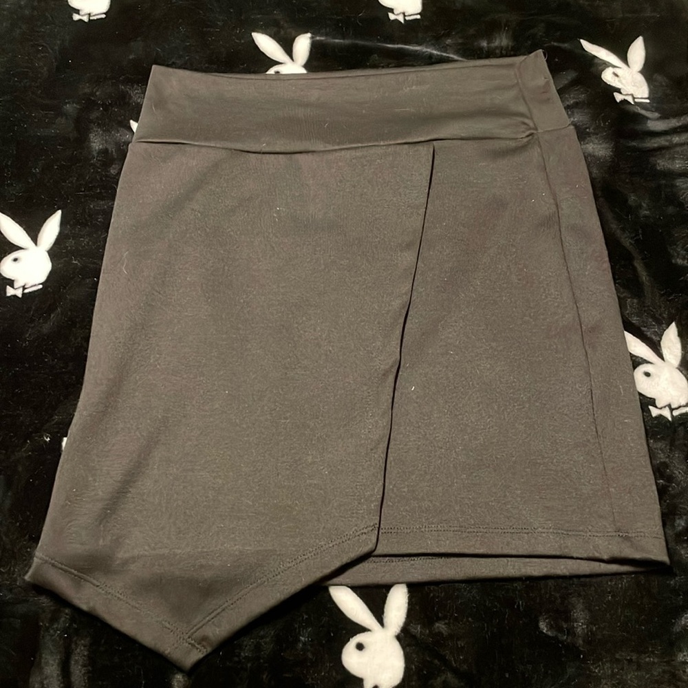 Asymmetrical skirt